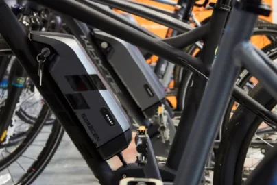 How To Access Battery on Serengeti 48 Volt Ebike Manual?