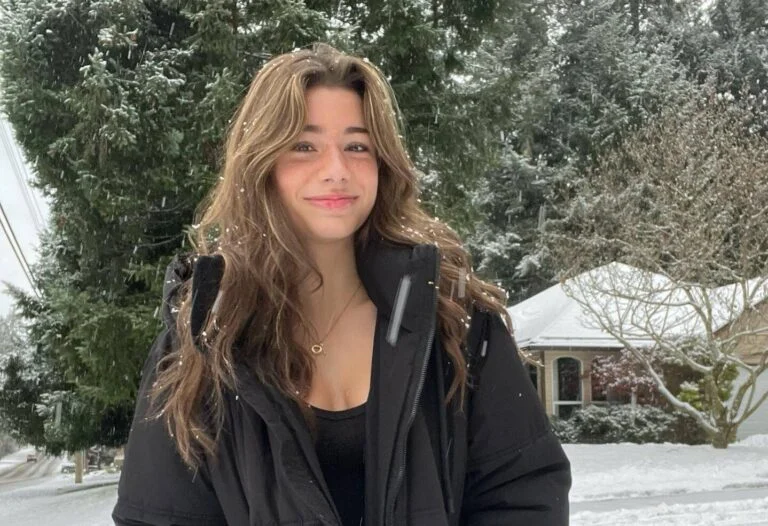 Mikayla Campinos