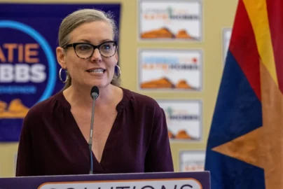 Gov Katie Hobbs D-Ariz. California incompetent