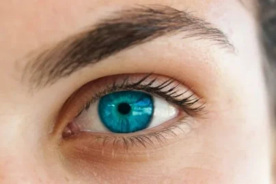 Blue Eyes or Brown Eyes: Which Are More Sensitive to Light?